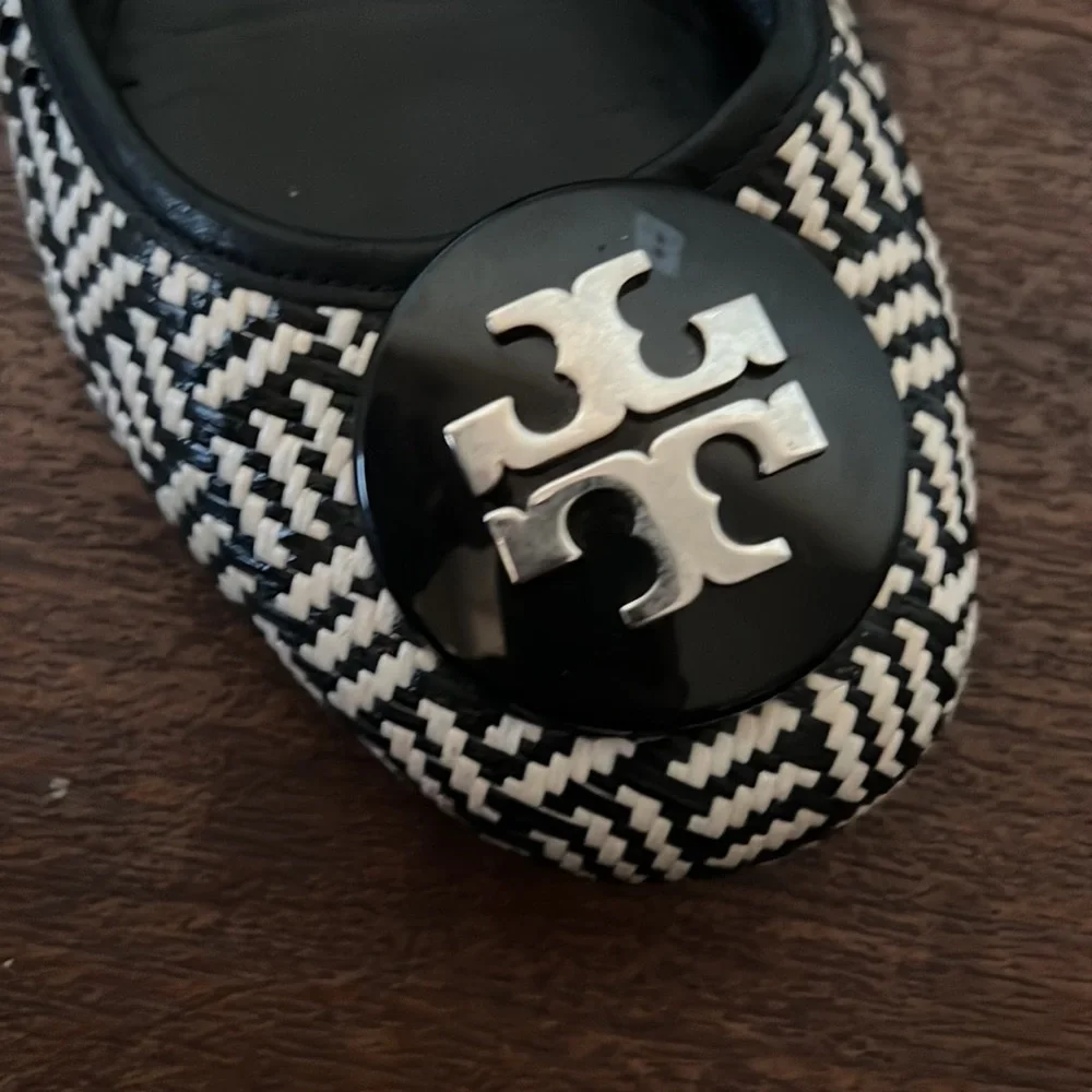 Tory Burch White & Black Flats